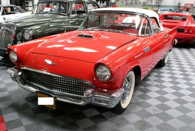 1957 Ford Thunderbird