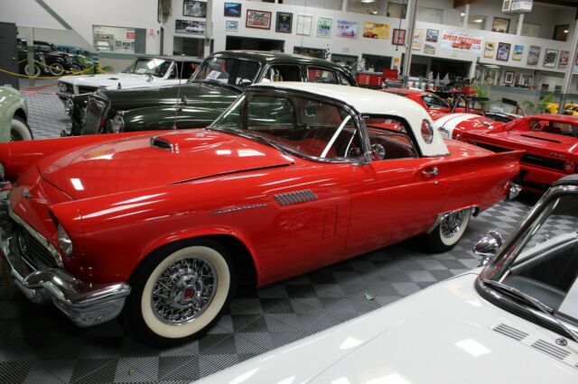 1957 Ford Thunderbird - photo 2