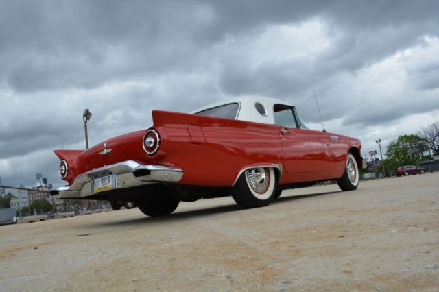 1957 Ford Thunderbird - photo 2