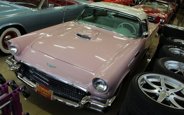 1957 Ford Thunderbird --