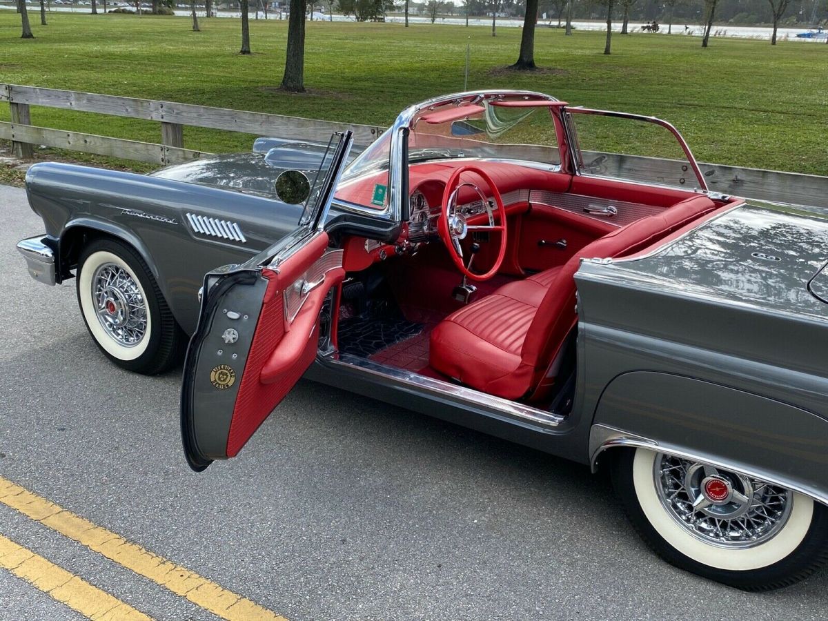 1957 Ford Thunderbird - photo 2