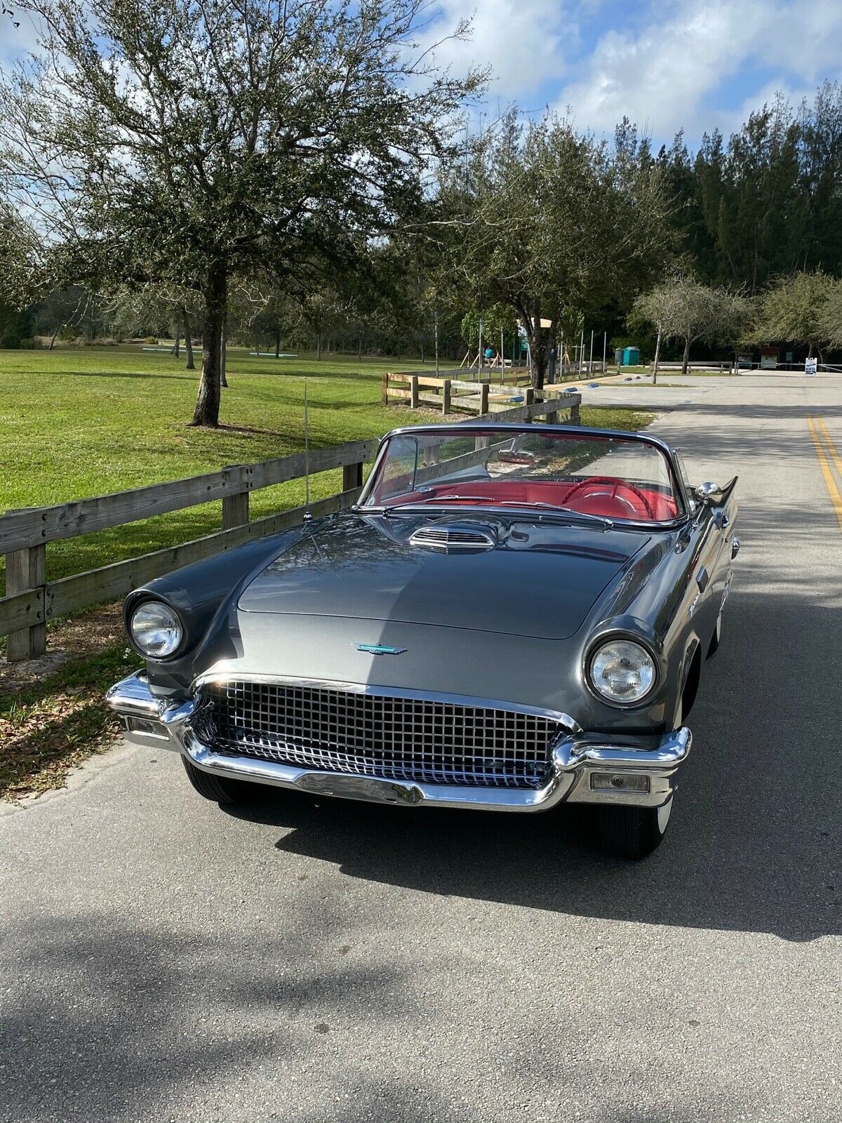 1957 Ford Thunderbird - photo 4