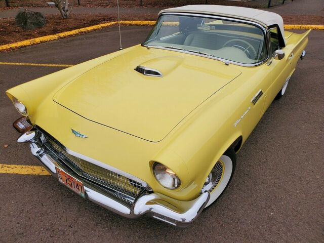 1957 Ford Thunderbird - photo 2