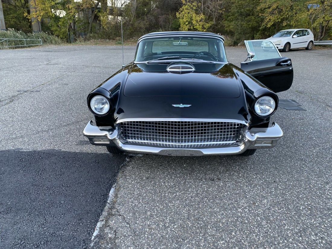 1957 Ford Thunderbird Hardtop - photo 3