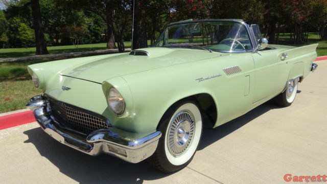 1957 Ford Thunderbird Convertible - photo 2