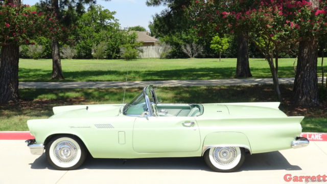 1957 Ford Thunderbird Convertible - photo 7