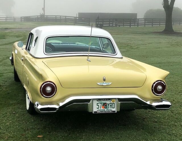 1957 Ford Thunderbird - photo 2