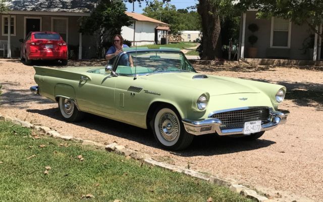 1957 Ford Thunderbird in rare original color, Willow Green Very nice driver car. 1957 Ford Thunderbird
