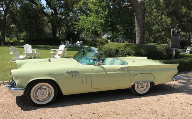 1957 Ford Thunderbird - photo 2