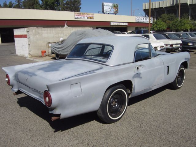 1957 Ford Thunderbird Convertible - photo 2