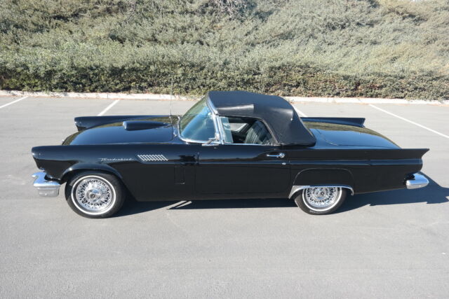 1957 Ford Thunderbird No trim field - photo 3