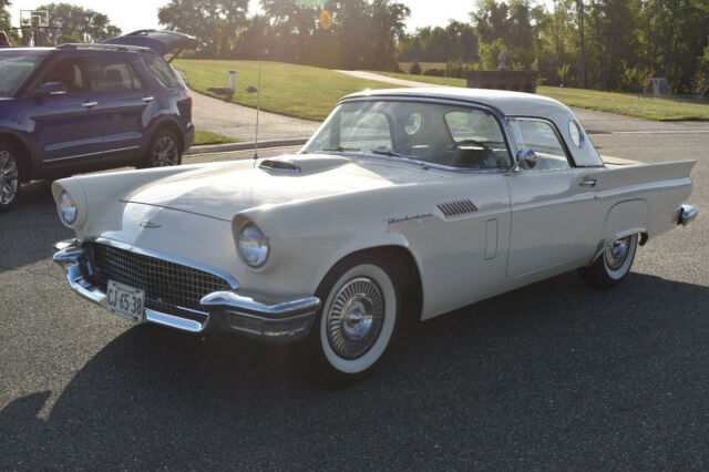 1957 Ford Thunderbird V-8 OVERDRIVE - photo 5