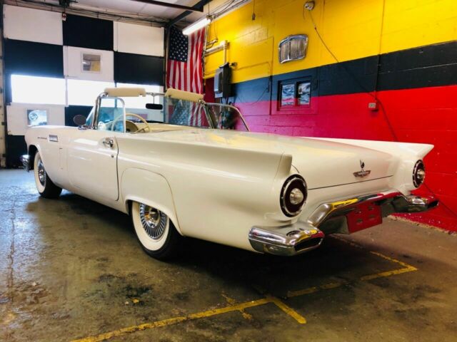 1957 Ford Thunderbird ROADSTER - photo 6