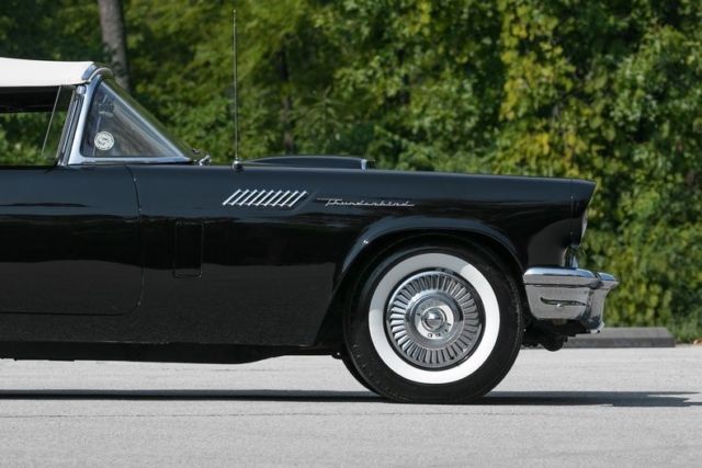 1957 Ford Thunderbird - photo 11