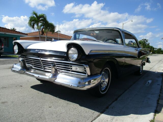 1957 FORD TWO DOORS HARDTOP 390 ENGINE C6 TRANSMISSION CHEVROLET CHEVY DODGE 1957 Ford Fairlane 500
