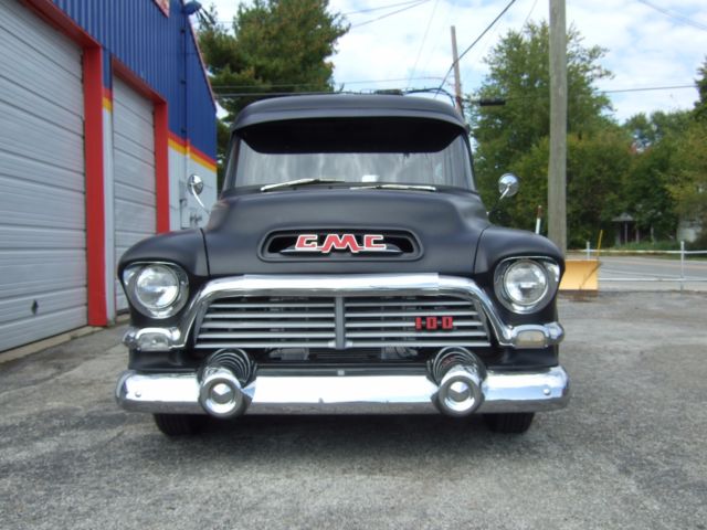 1957 GMC Suburban - photo 2