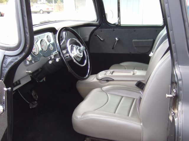 1957 GMC Suburban - photo 8