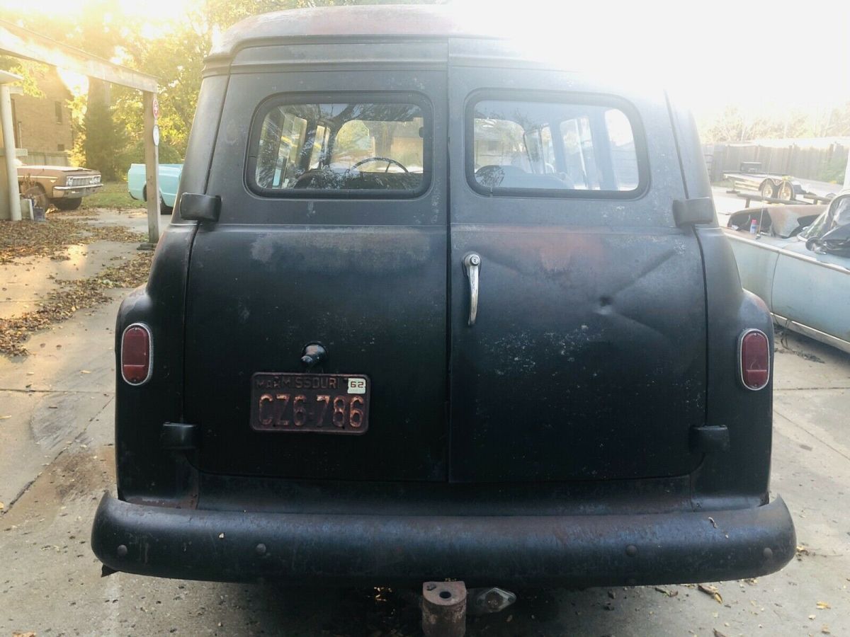 1957 GMC Suburban - photo 11