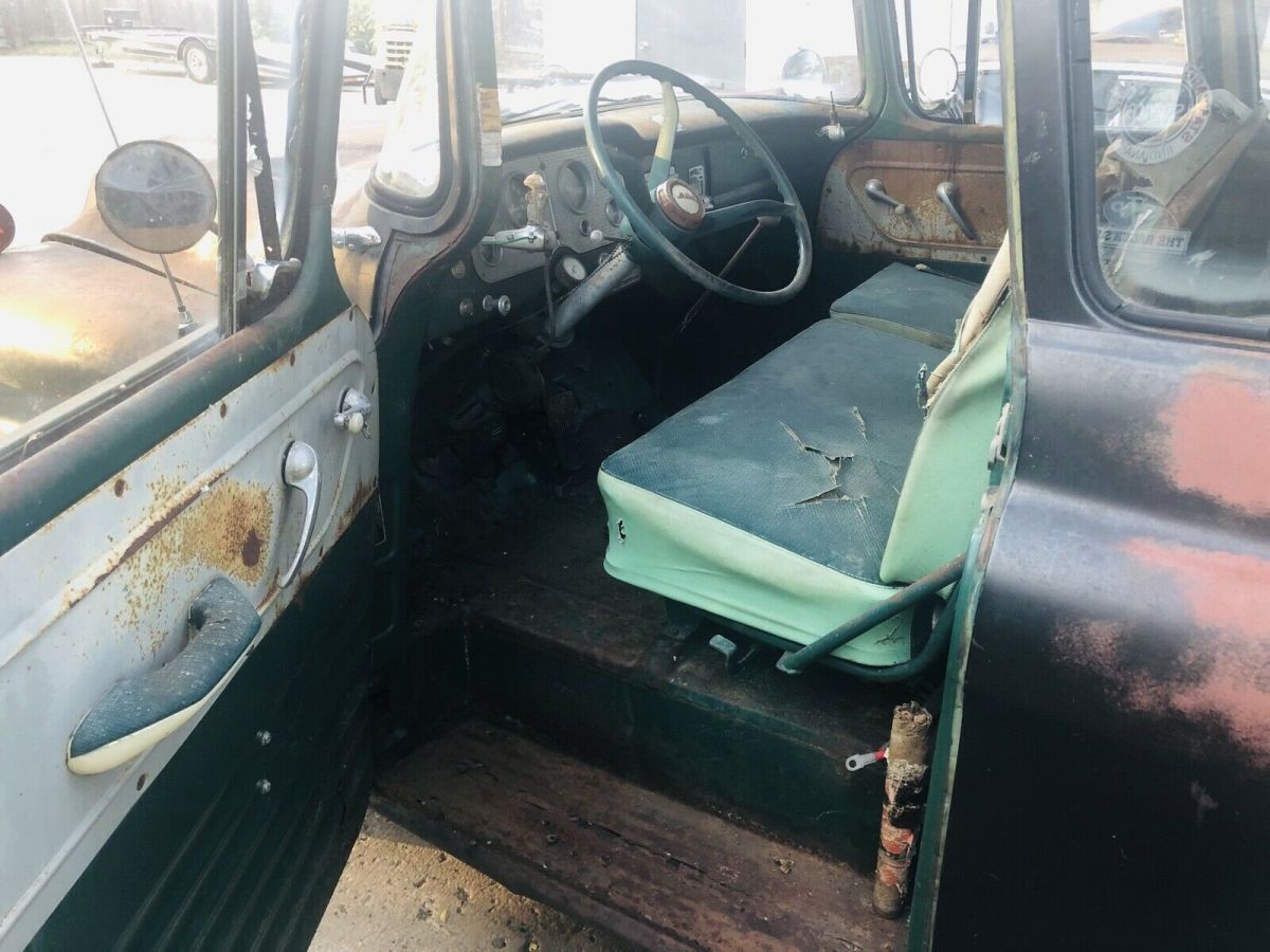 1957 GMC Suburban - photo 12