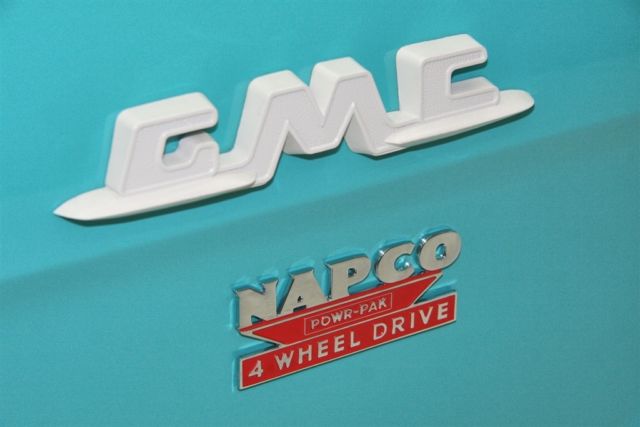 1957 GMC Suburban Napco 4 wheel drive - photo 2