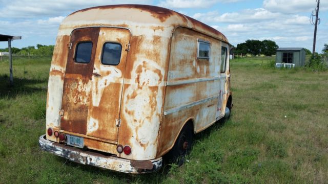1957 International Harvester Metro Step Van A-120 - photo 4