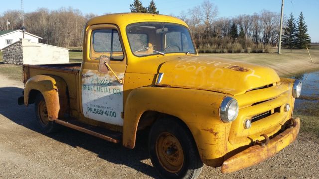 1957 International Short Box Stepside Pickup - Ideal for restoration or rat rod 1957 International Harvester S-100