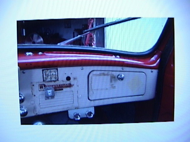 1957 International Harvester V-196 25500 GVW, Custom platform tilt/dump body - photo 11