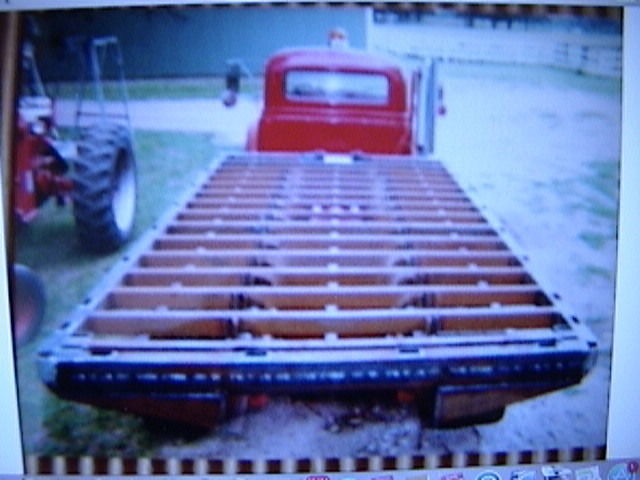 1957 International Harvester V-196 25500 GVW, Custom platform tilt/dump body - photo 5