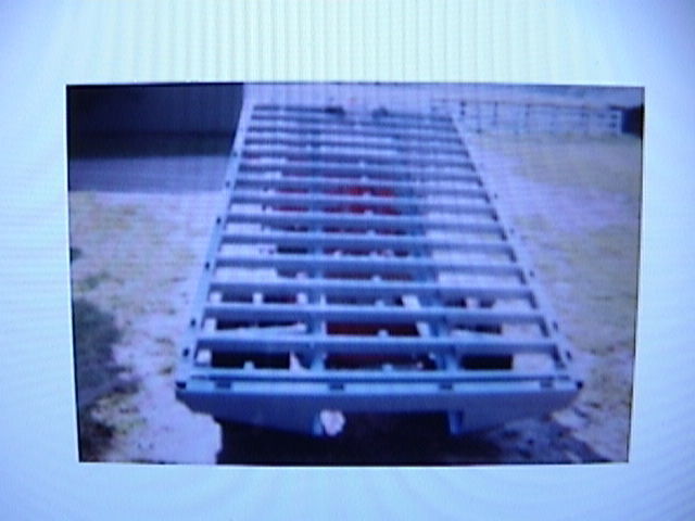 1957 International Harvester V-196 25500 GVW, Custom platform tilt/dump body - photo 6