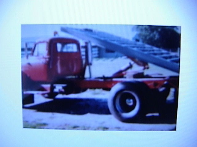 1957 International Harvester V-196 25500 GVW, Custom platform tilt/dump body - photo 7