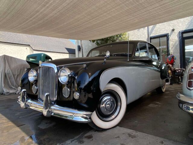 1957 JAGUAR MARK VIII SALOON 1957 Jaguar Mark VIII 1957 JAGUAR MARK VIII SALOON LEFT HAND DRIVE