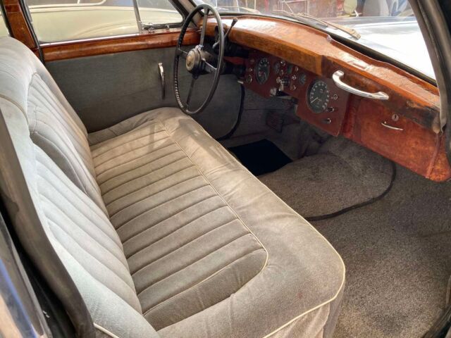 1957 Jaguar Mark VIII 1957 JAGUAR MARK VIII SALOON LEFT HAND DRIVE - photo 12