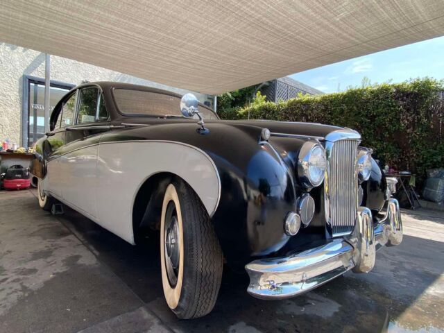 1957 Jaguar Mark VIII 1957 JAGUAR MARK VIII SALOON LEFT HAND DRIVE - photo 3
