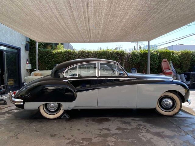 1957 Jaguar Mark VIII 1957 JAGUAR MARK VIII SALOON LEFT HAND DRIVE - photo 6