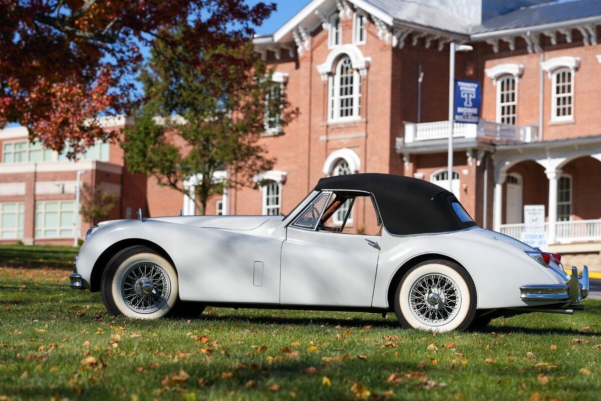 1957 Jaguar XK140 - photo 11