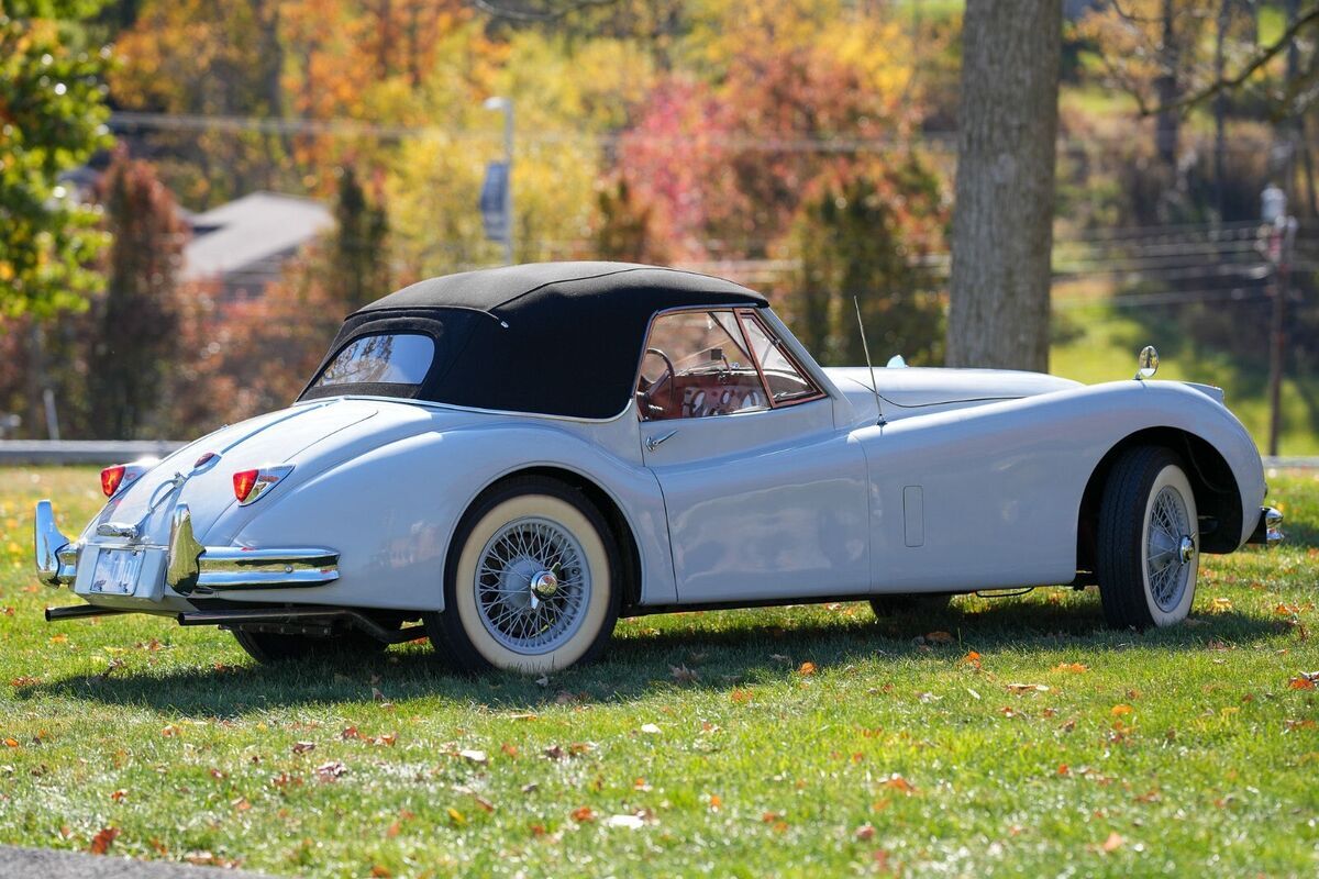 1957 Jaguar XK140 - photo 2