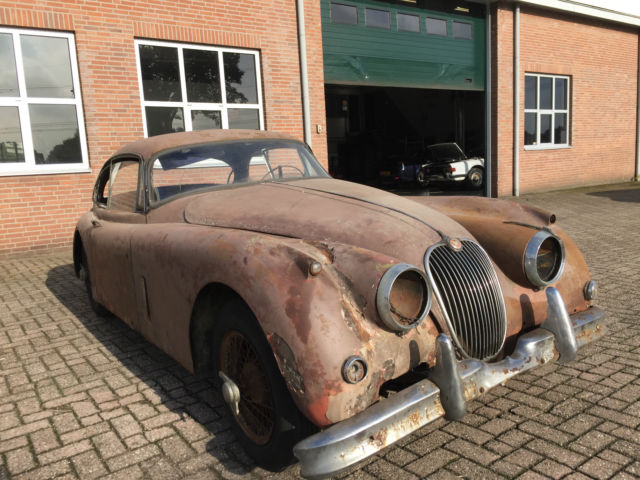1957 Jaguar XK Fixed Head Coupe 2 door - photo 2