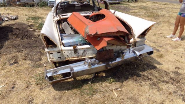 1957 Lincoln Capri 2 DOOR HARDTOP PLUS A PARTS CAR ***NO RESERVE**** - photo 12