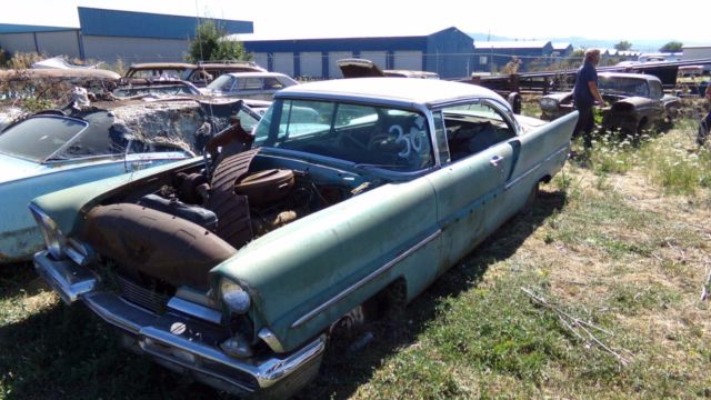 1957 Lincoln Capri 2 DOOR HARDTOP PLUS A PARTS CAR ***NO RESERVE**** - photo 2