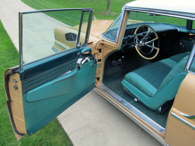 1957 Lincoln Capri - photo 12