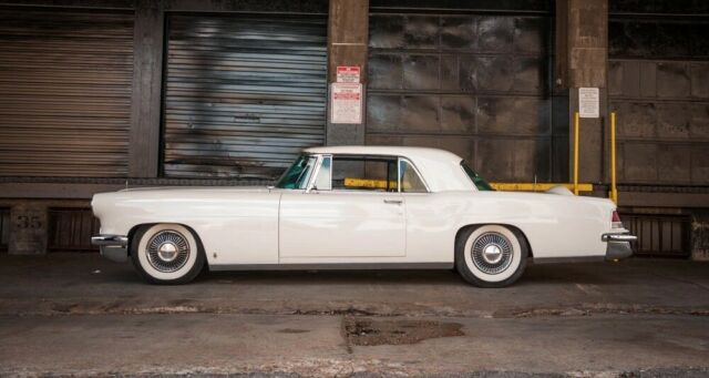 1957 Lincoln Continental Mark II - photo 2