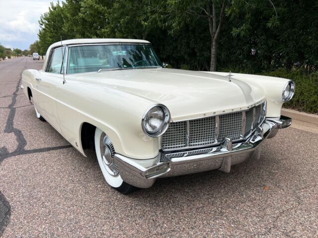 1957 Lincoln Continental Mark II - photo 2