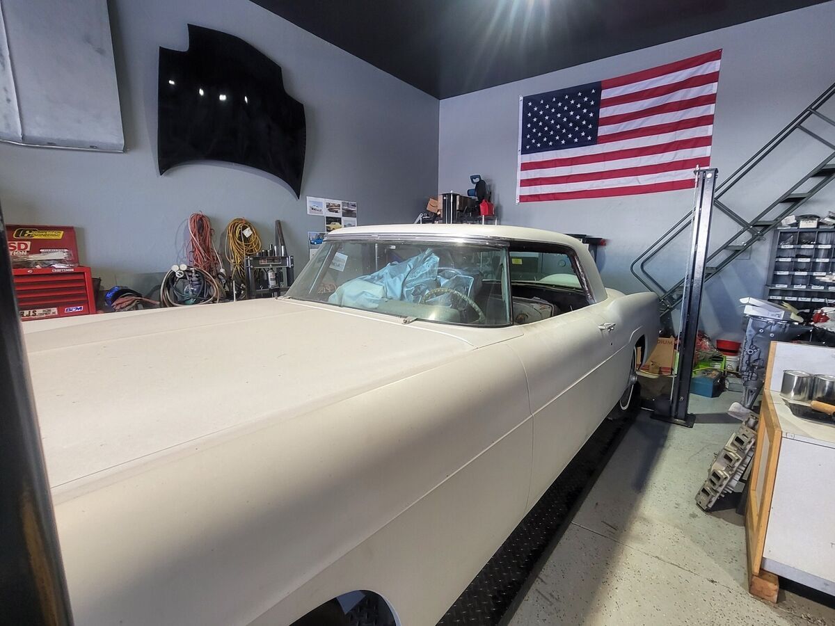 1957 Lincoln Continental - photo 2