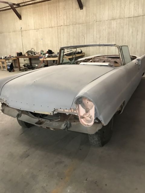 1957 Lincoln Continental - photo 3
