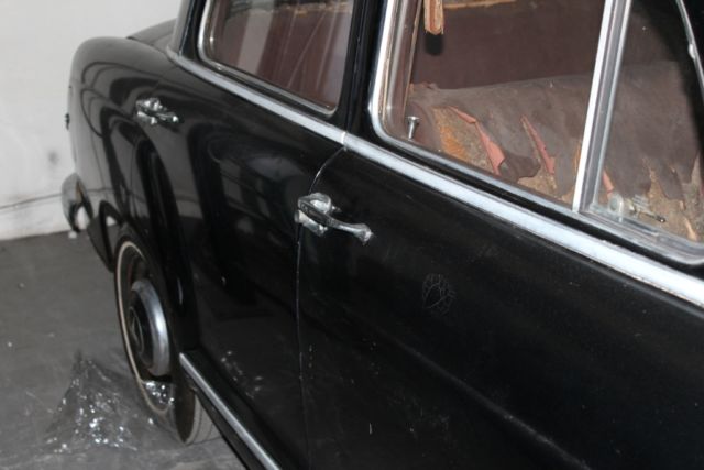 1957 Mercedes-Benz 200-Series - photo 13