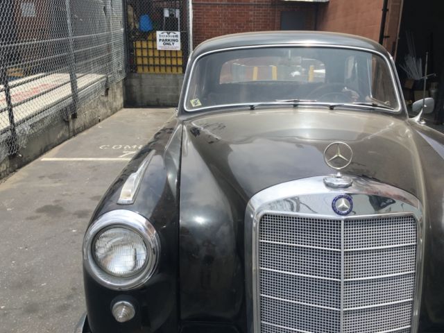 1957 Mercedes-Benz 200-Series - photo 2