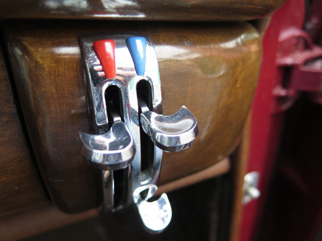 1957 Mercedes-Benz 200-Series - photo 12