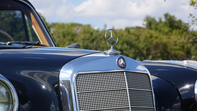 1957 Mercedes-Benz 200-Series - photo 11