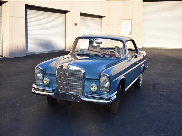 1967 Mercedes-Benz 200-Series -- - photo 3