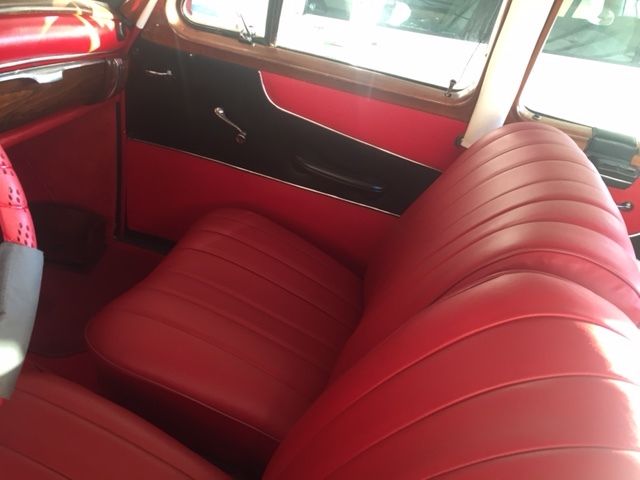 1957 Mercedes-Benz 200-Series 219, sport sedan - photo 2